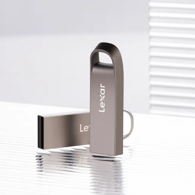 Lexar JumpDrive E21 32GB USB Flash Drive 2.0