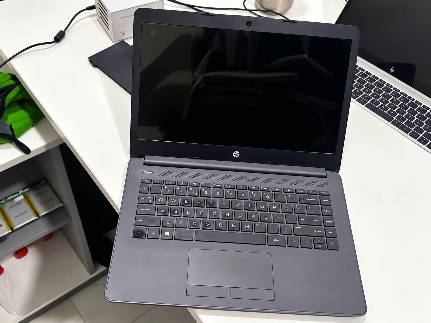 HP 240 G7 i5 8th GEN 8GB 256GB 14.1 inch non touch (with adapter)
