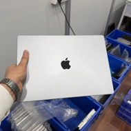 Macbook Pro A2485 M1 (2021) 16GB 512GB 16 inch non touch (with adapter)